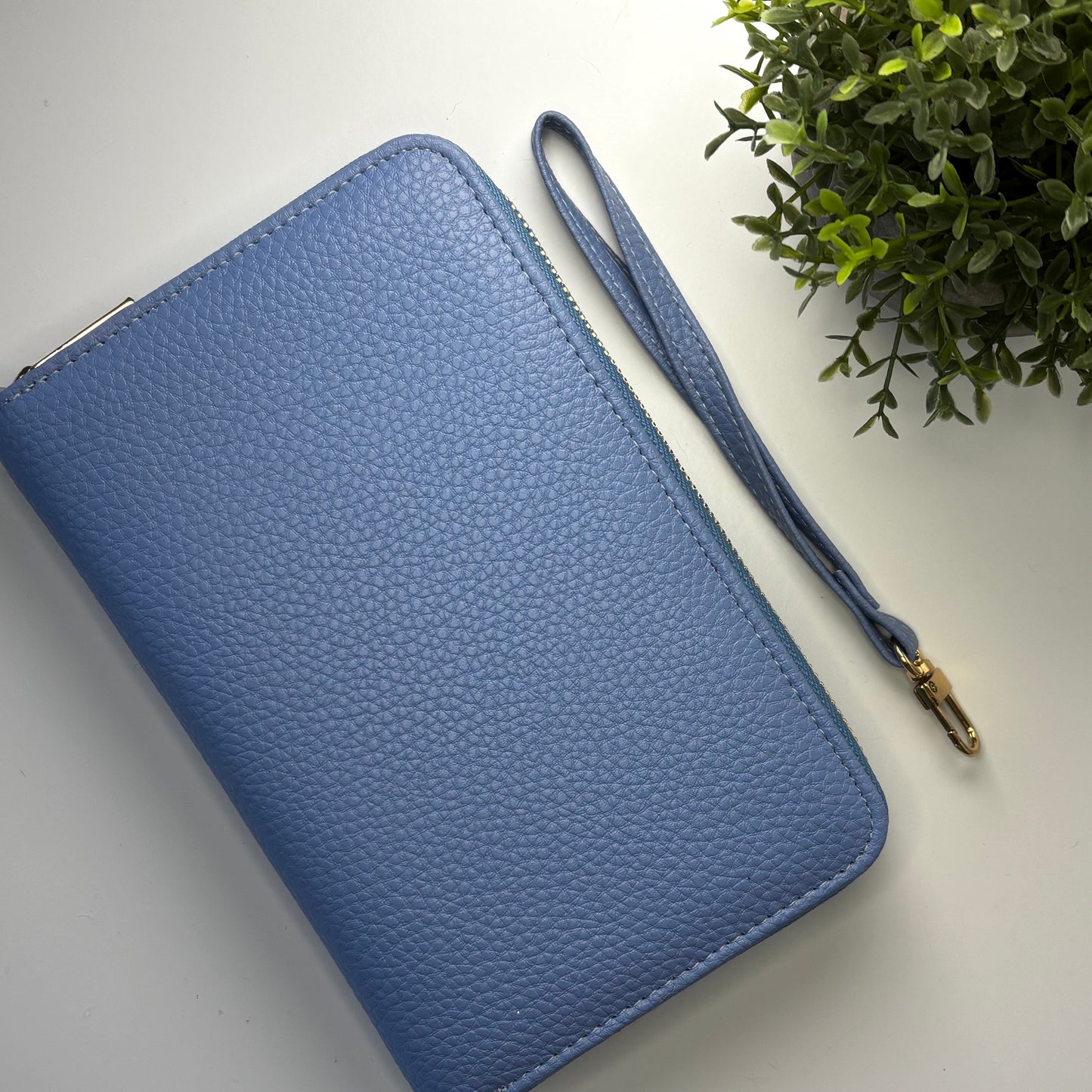 A6 Zipper Wallet - Pebbled Leather (Sample Sale)