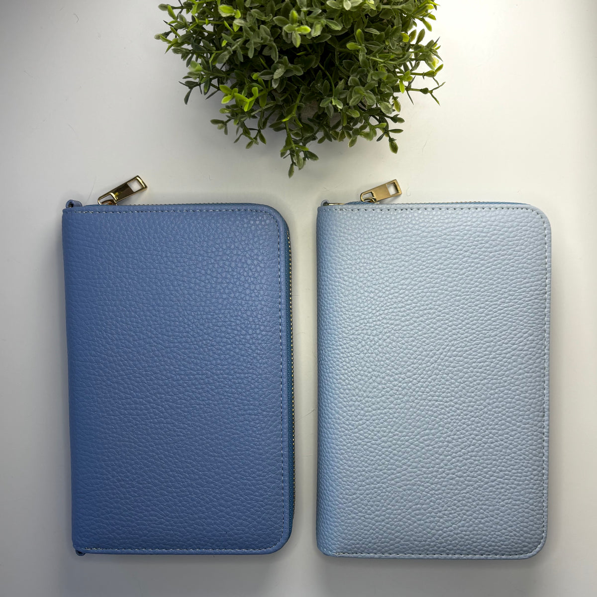 A6 Pebbled Leather Zipper Wallet